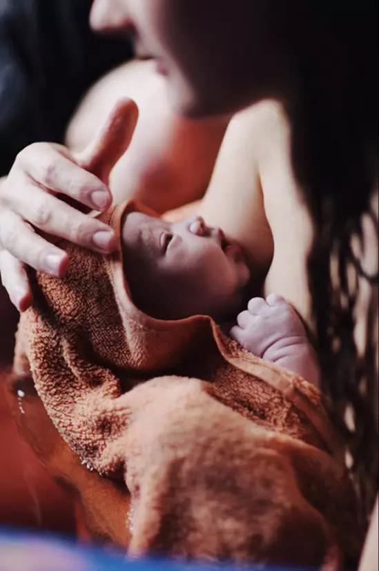 早产宝宝从出生到现在的变化,双胞胎妈妈意外怀孕