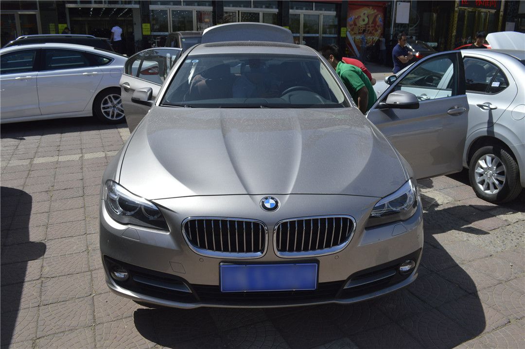 宝马nbt中控屏幕有哪两款,宝马nbt主机中控旋钮