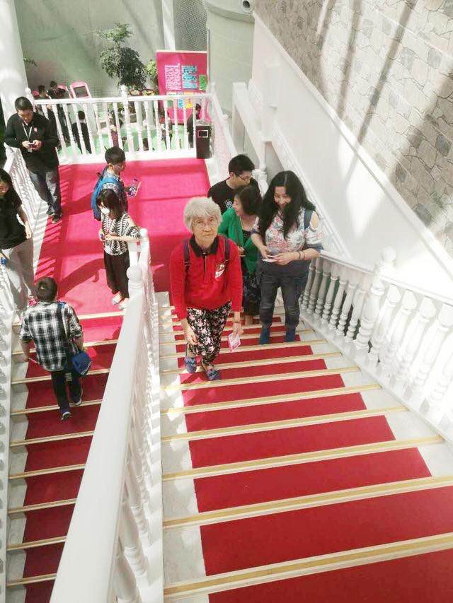 BEJ48继75岁奶奶粉后迎来2岁海外小粉丝