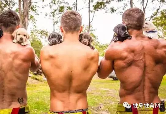 秀了身材，做了公益，还惹火了一大帮妹子...