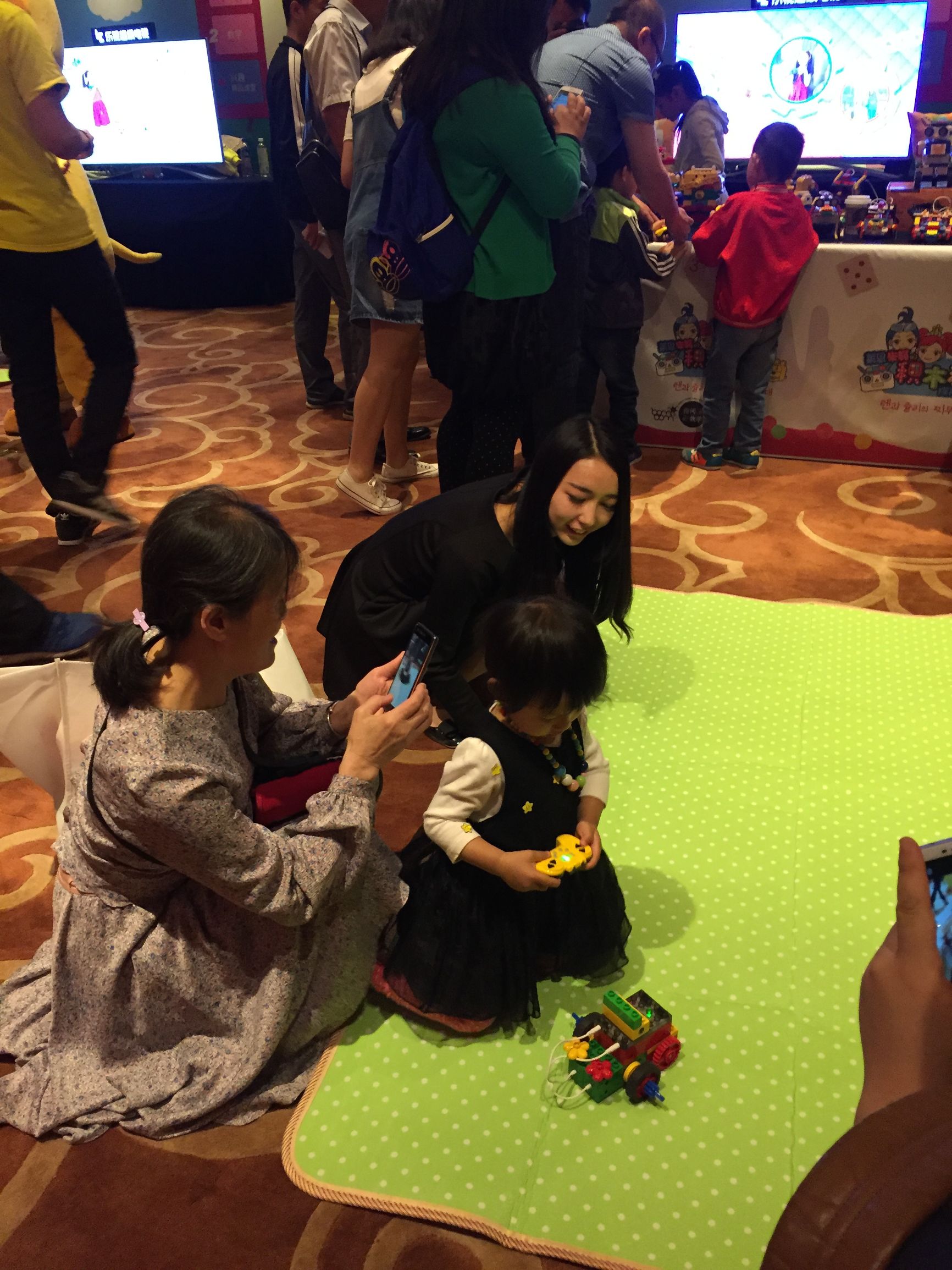 乐视与欧派，谁是让他们抱团的大腿？