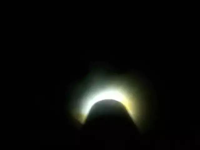 下雨的星光夜市视频大全,雨天的夜市