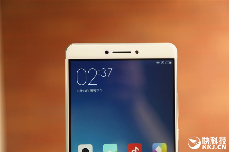 6.44寸黄金大屏！小米Max深度评测：续航惊人