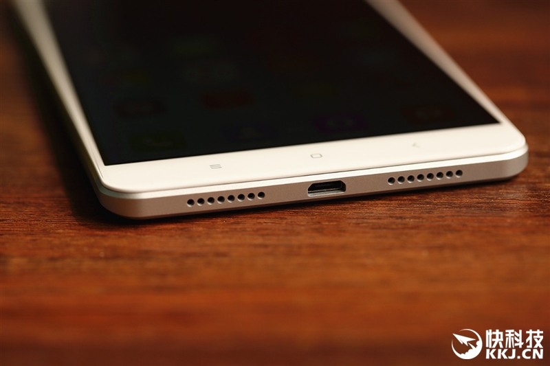 6.44寸黄金大屏！小米Max深度评测：续航惊人