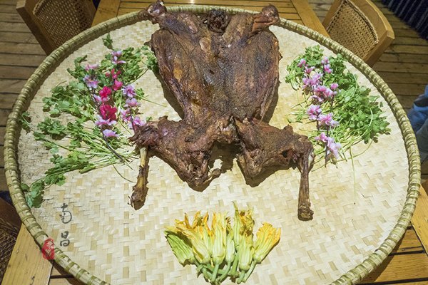 养在深闺里无人知,养在深闺无人识全文