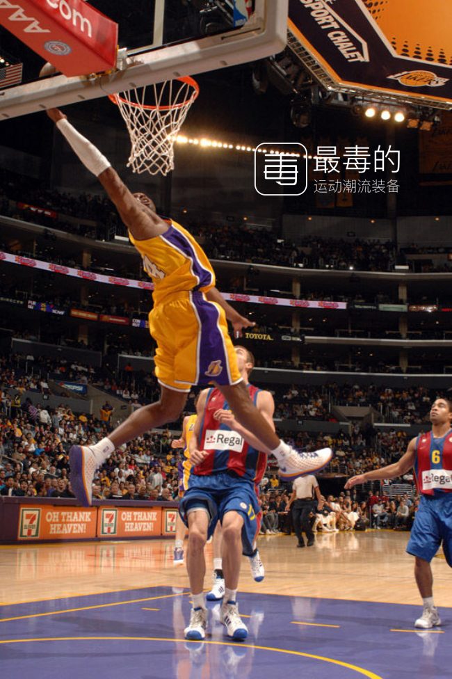传奇落幕——科比职业生涯赛场球鞋完整回顾