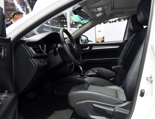 为啥买一汽奔腾B30槽点优点大揭秘