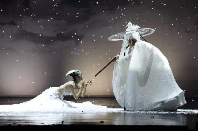 翡翠杨丽萍,七彩云南杨丽萍翡翠估价