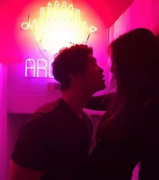 连王思聪都说她“被下降头了”,曾经的女神变智障?