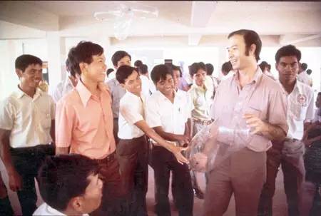 用套套挽救770万人生命！这个75岁泰国老头做到了！