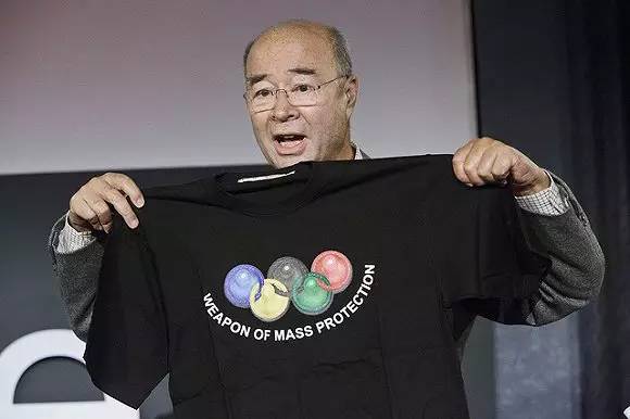 用套套挽救770万人生命！这个75岁泰国老头做到了！