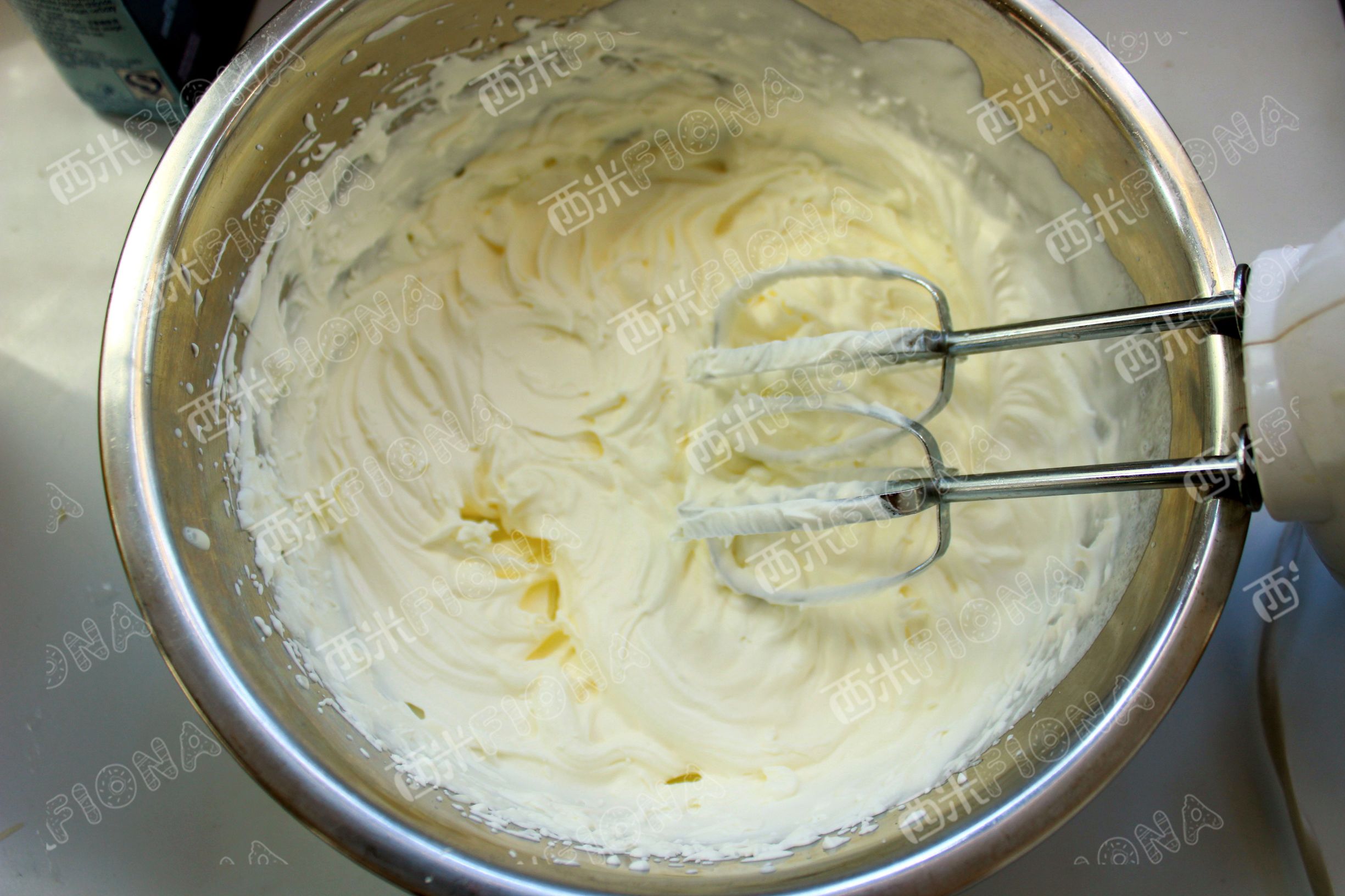 在家用小烤箱做蛋糕最简单的方法,如何不用烤箱做蛋糕最简单的方法