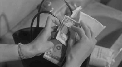 看看一百元能买到什么,100元人民币在各国值多少钱