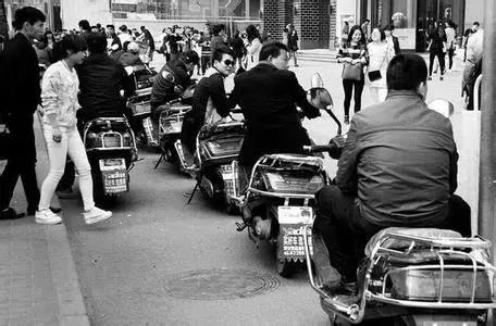 在西安骑摩托车是什么体验,在西安骑摩托车怎么样