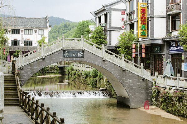 养在深闺里无人知,养在深闺无人识全文