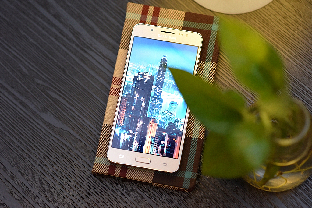 galaxyj7怎样,galaxyj72016扩容