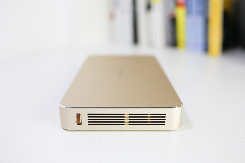 极米z4爵色支持激光翻页笔吗,极米z4爵色和极米z4air