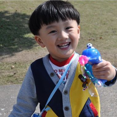 小男孩蘑菇头超帅发型,10至15岁男孩最酷发型不烫锅盖