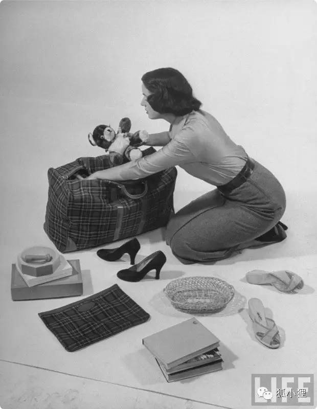 来,跟着时尚编辑们学习如何Vogue的旅行