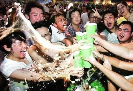 520，带你HIGH翻万达金街