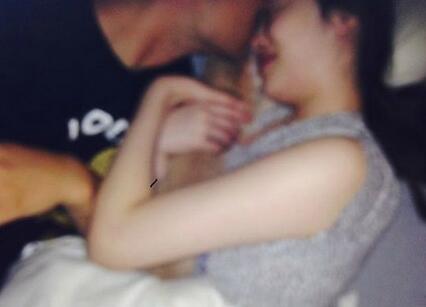 连王思聪都说她“被下降头了”，曾经的女神变智障？