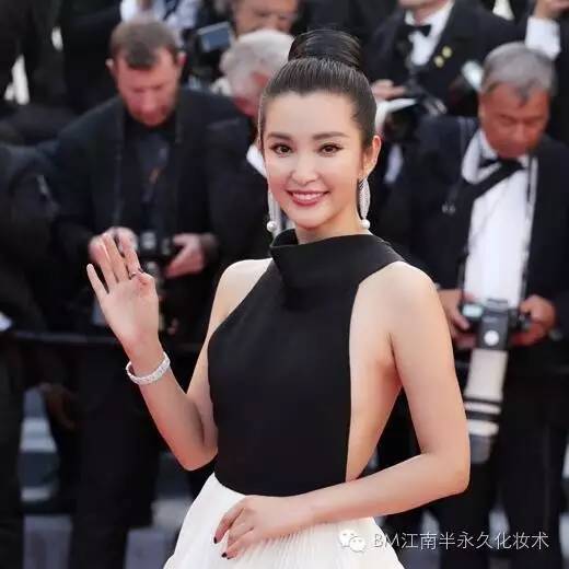 戛纳电影节70周年红毯仪式,戛纳电影节开幕式红毯给谁镜头了