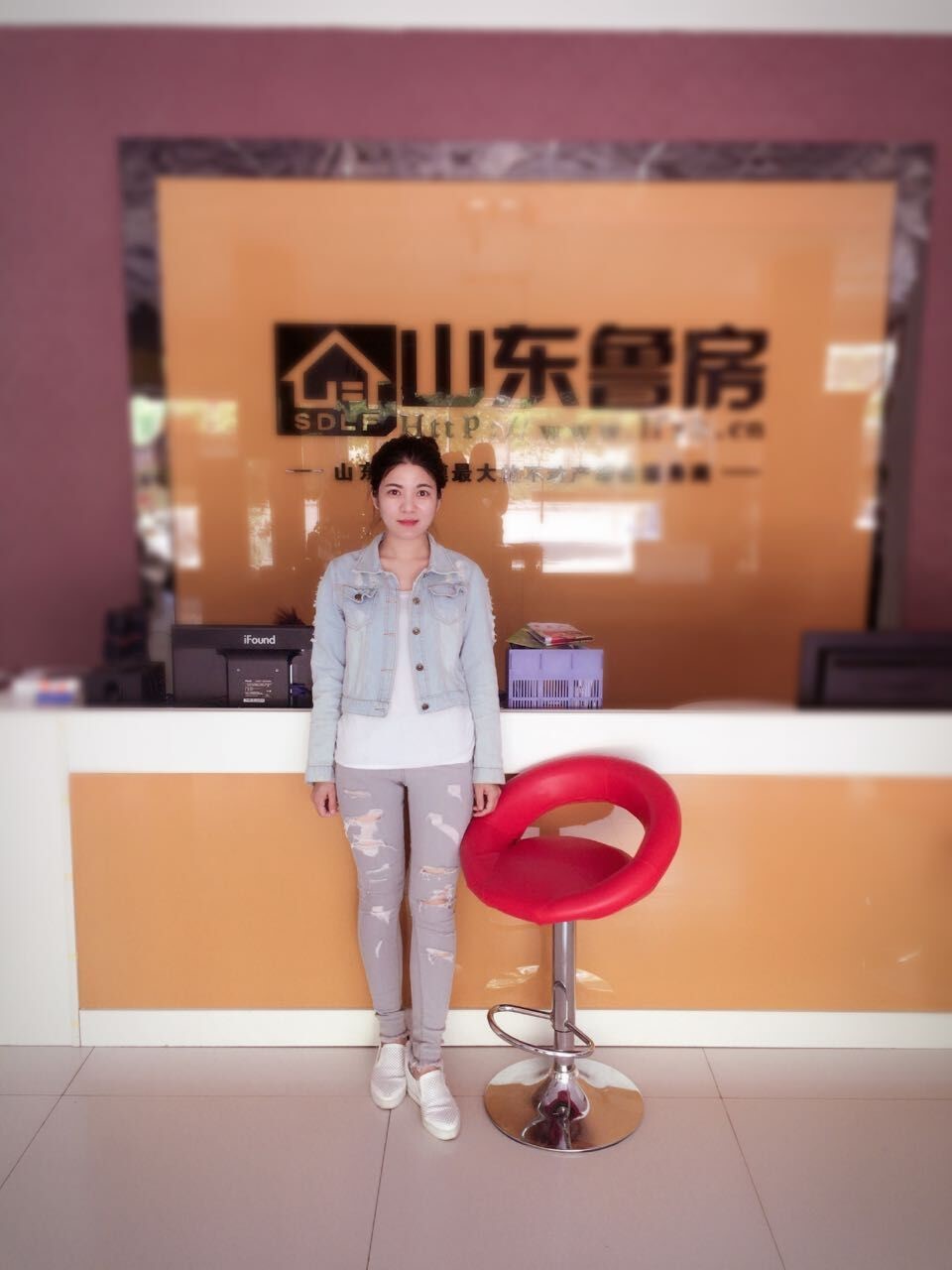 人物志|鲁房东平区域李华：踮起脚尖，就更靠近阳光