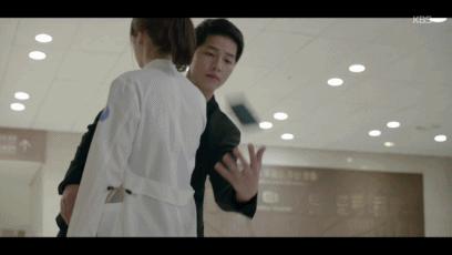 奇案再现存折里十万元离奇失踪,百元大钞从天而降是什么情况