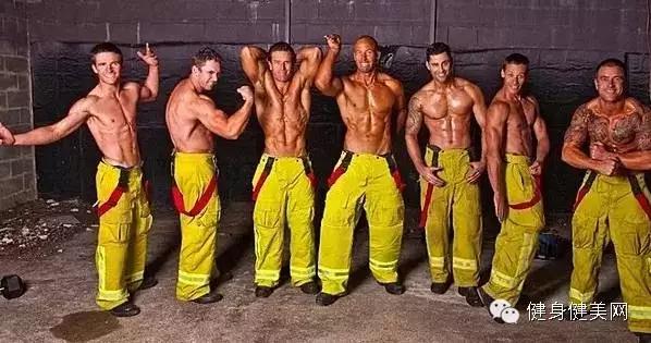 秀了身材，做了公益，还惹火了一大帮妹子...