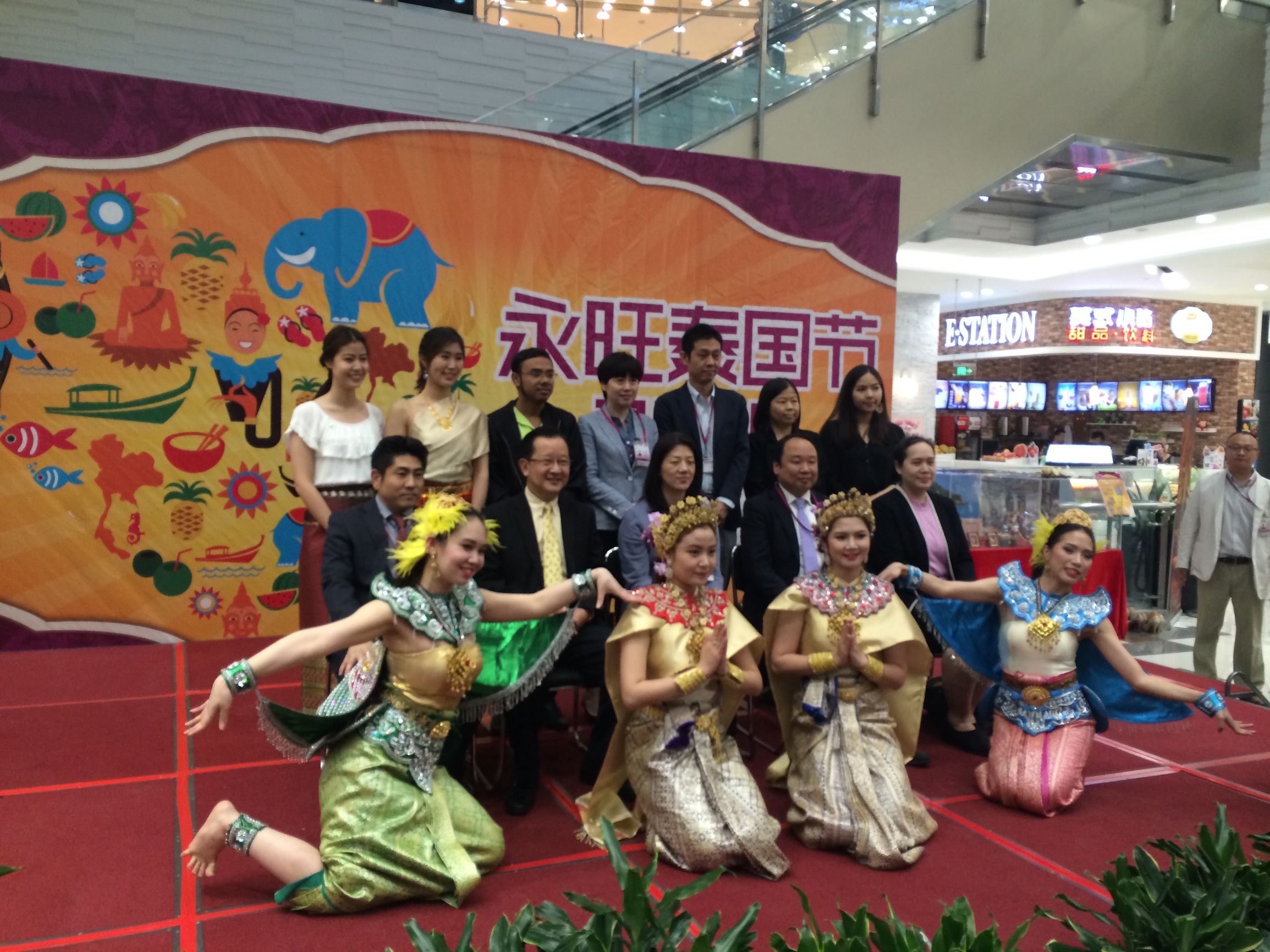 泰国市场金枕榴莲,泰国本地买金枕榴莲