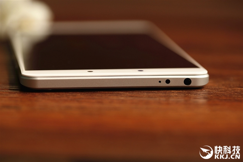 6.44寸黄金大屏！小米Max深度评测：续航惊人