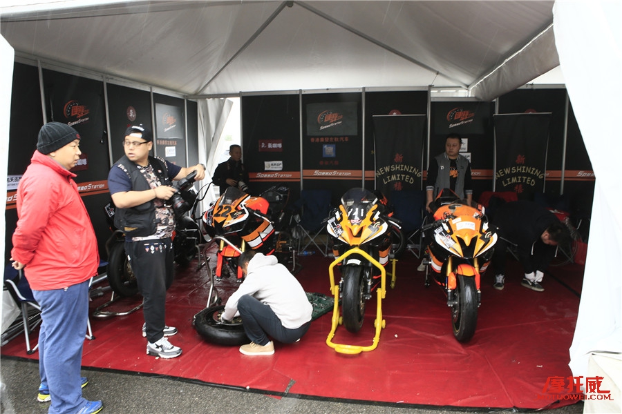 “旱鸭子与水怪”2016我是车手挑战赛首战摩托车组