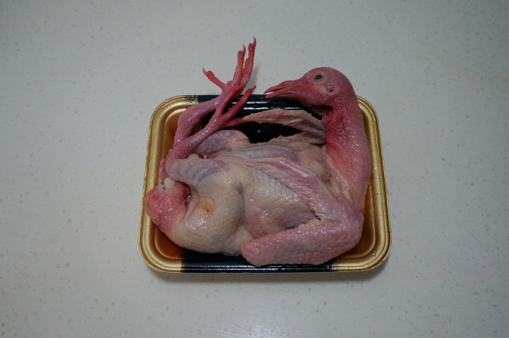 今天我狠狠心买了一只鸽子，终于知道为什么鸽子汤这么受欢迎了！