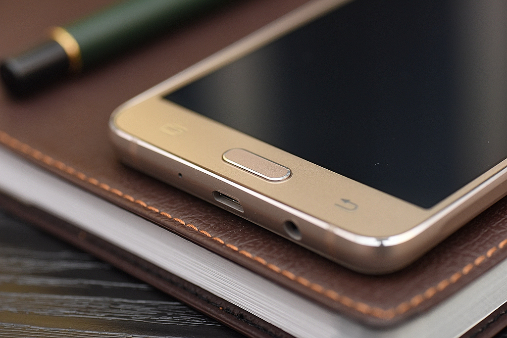 galaxyj7怎样,galaxyj72016扩容