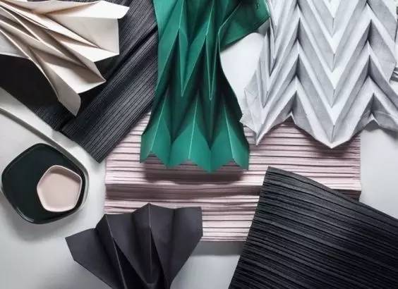 他设计的褶皱，在时尚圈领跑了53年！