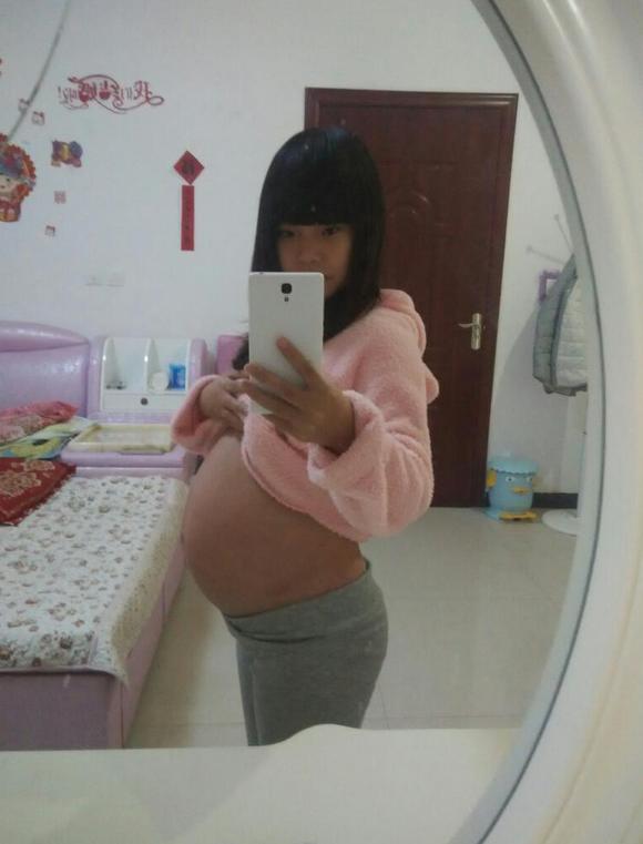 怀孕的初期的孕妈肚子是怎样的,怀孕的孕肚怎么看出来的