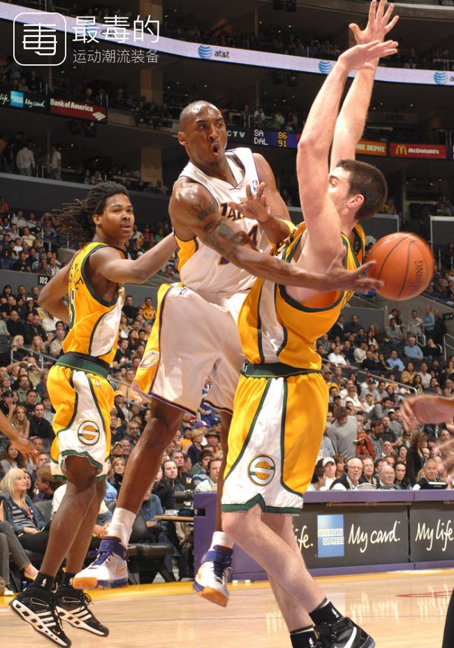 传奇落幕——科比职业生涯赛场球鞋完整回顾