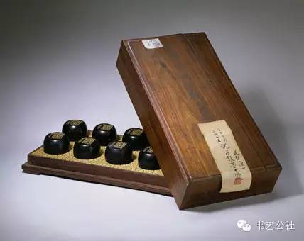 故宫的老玉器值钱吗,故宫的亭台楼榭