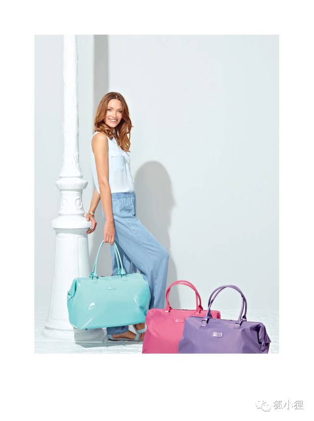 来,跟着时尚编辑们学习如何Vogue的旅行