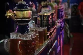 520，带你HIGH翻万达金街