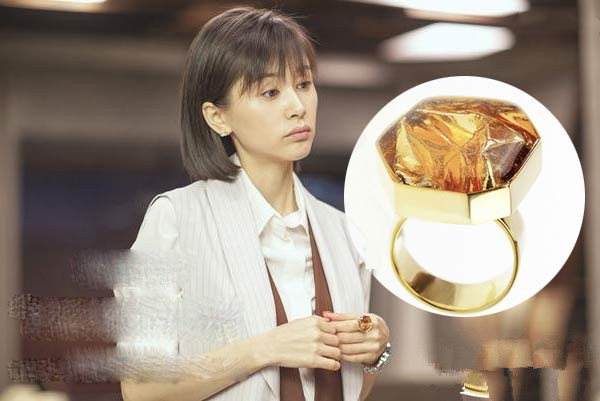 欢乐颂曲筱绡的化妆品,欢乐颂曲筱绡项链