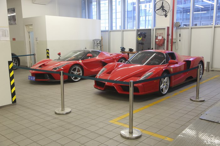 美女开玛莎拉蒂高速实拍原声视频,女车主提车