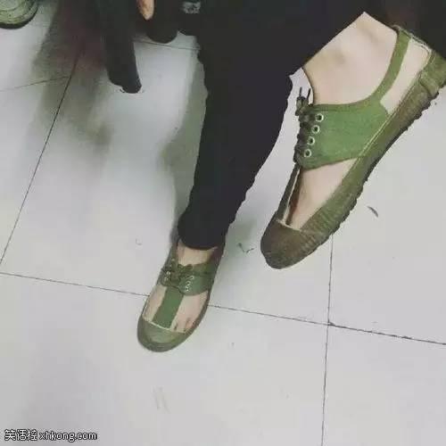 奇案再现存折里十万元离奇失踪,百元大钞从天而降是什么情况