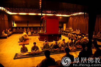 一个女博士的佛门实践:我在禅堂被“痛打”