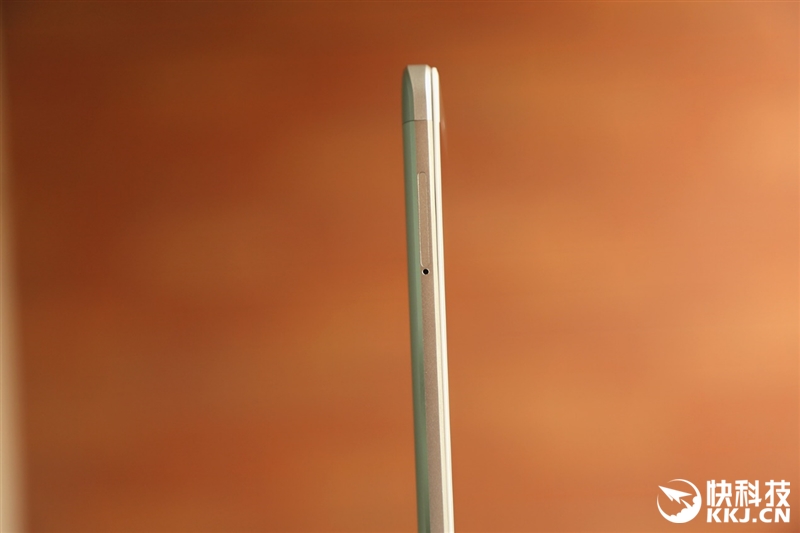 6.44寸黄金大屏！小米Max深度评测：续航惊人