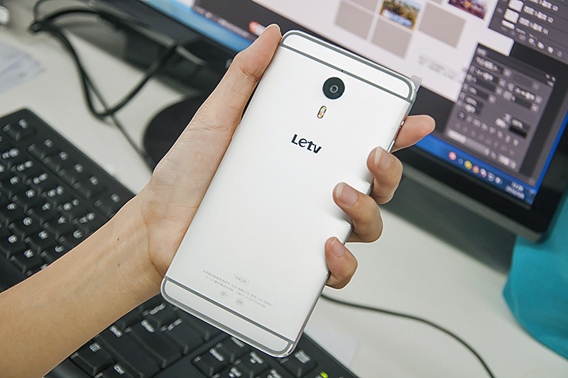 乐视再次掀起手机降价新风暴，X800直降800元，心动吗？