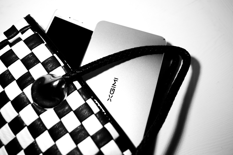 极米z4爵色支持激光翻页笔吗,极米z4爵色和极米z4air