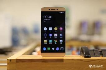 乐二是啥手机,乐2为什么充不进去