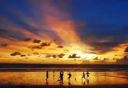 足坛巨星照片,足坛帅哥年轻的容颜