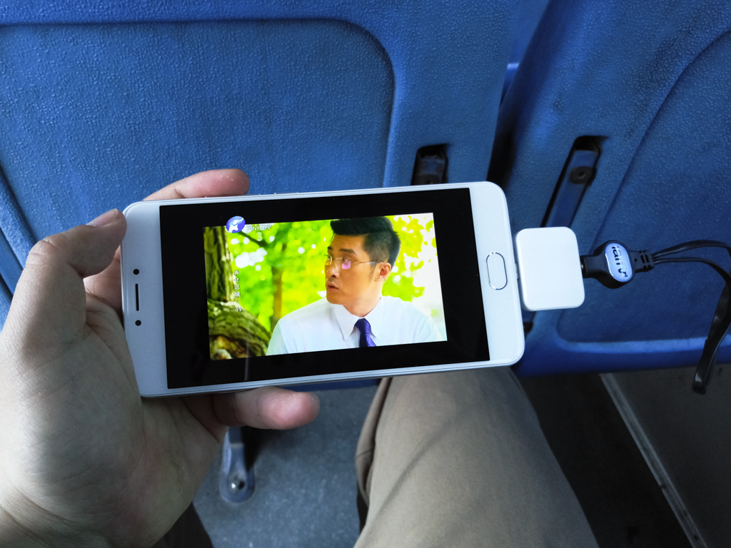 奥运之年有了它没有流量也能看直播爱华DTMB电视棒简测